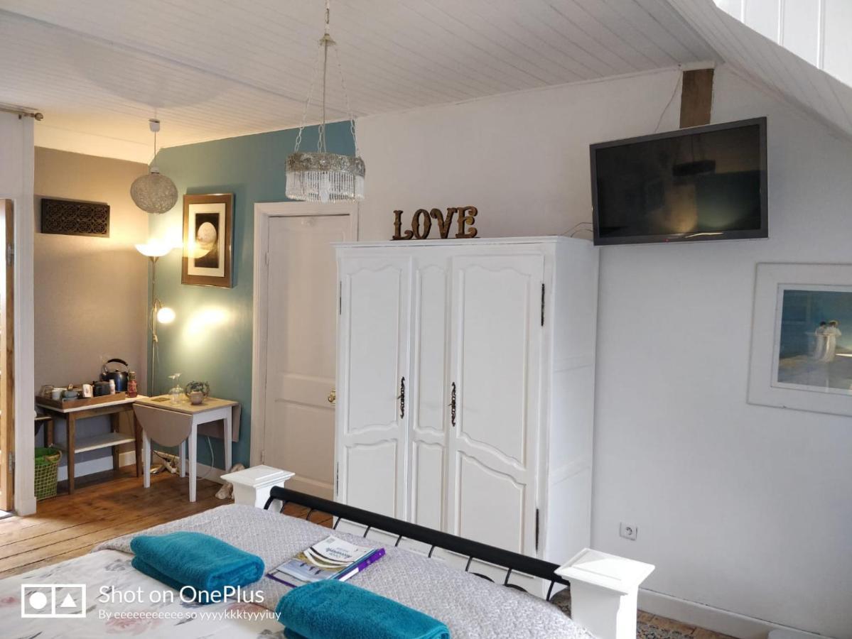 Maison Papillons Plomodiern Ngoại thất bức ảnh