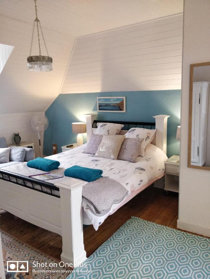 Maison Papillons Plomodiern Ngoại thất bức ảnh